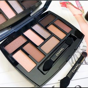 CHANEL Les Beiges 9 eyeshadows palette